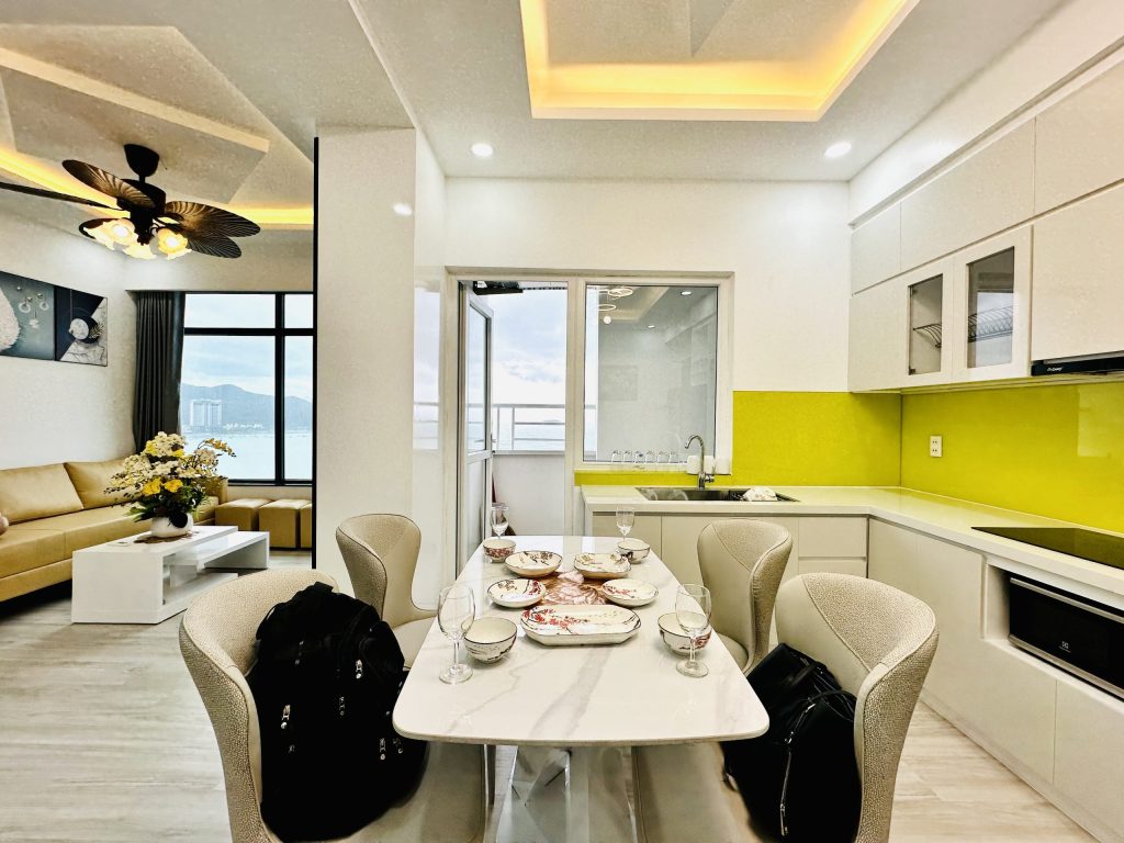Không gian ăn uống view biển Căn Góc Mường Thanh Viễn Triều OC1A Căn 3032