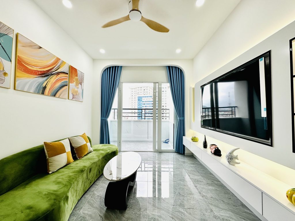 Phòng khách và ban công Căn Hộ Mường Thanh Viễn Triều OC1A Căn 1128