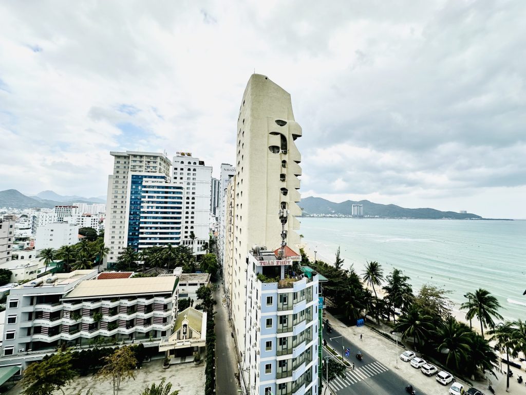 View biển bến du thuyền Căn Hộ Mường Thanh Viễn Triều OC1A Căn 1128